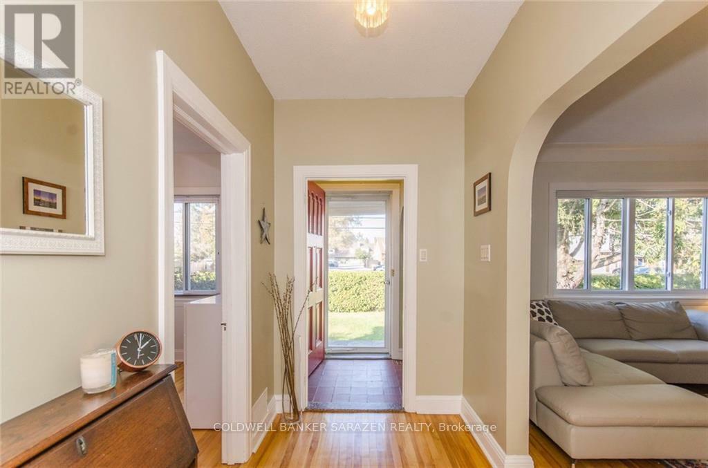 Photo de la propriété: 1150 Shillington Avenue ON K1Z 7Z4