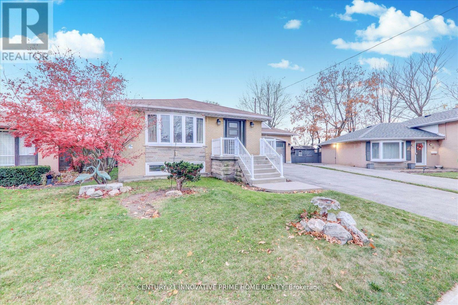 Property Photo: 10 Gable Place ON M1P 4J8