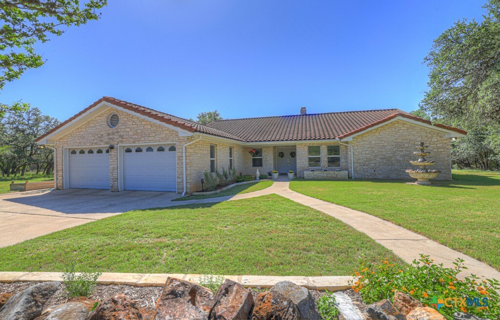 Property Photo:  830 Palomino Lane  TX 78666 