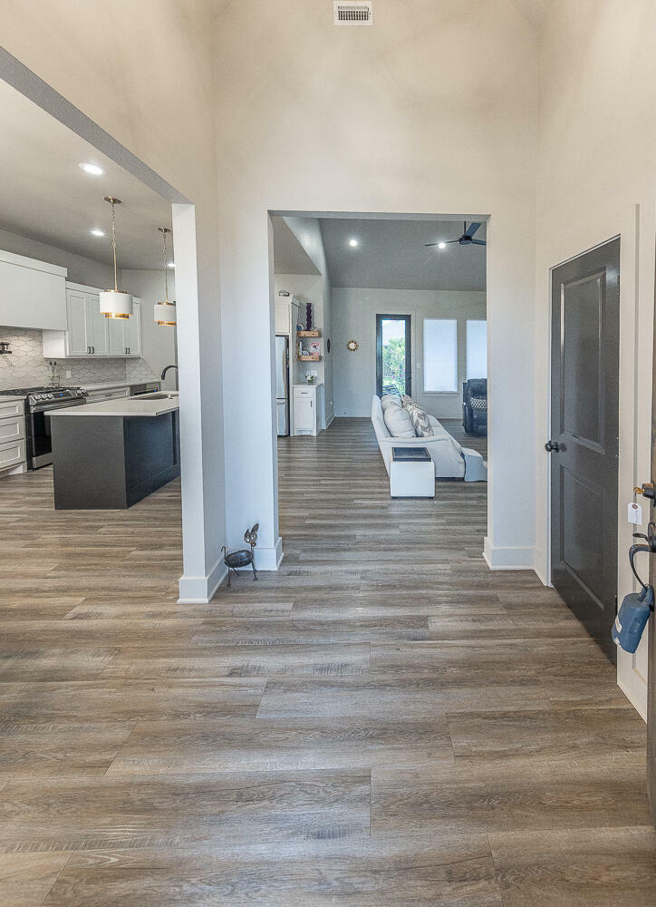 Property Photo: 7814 55th Street TX 79407