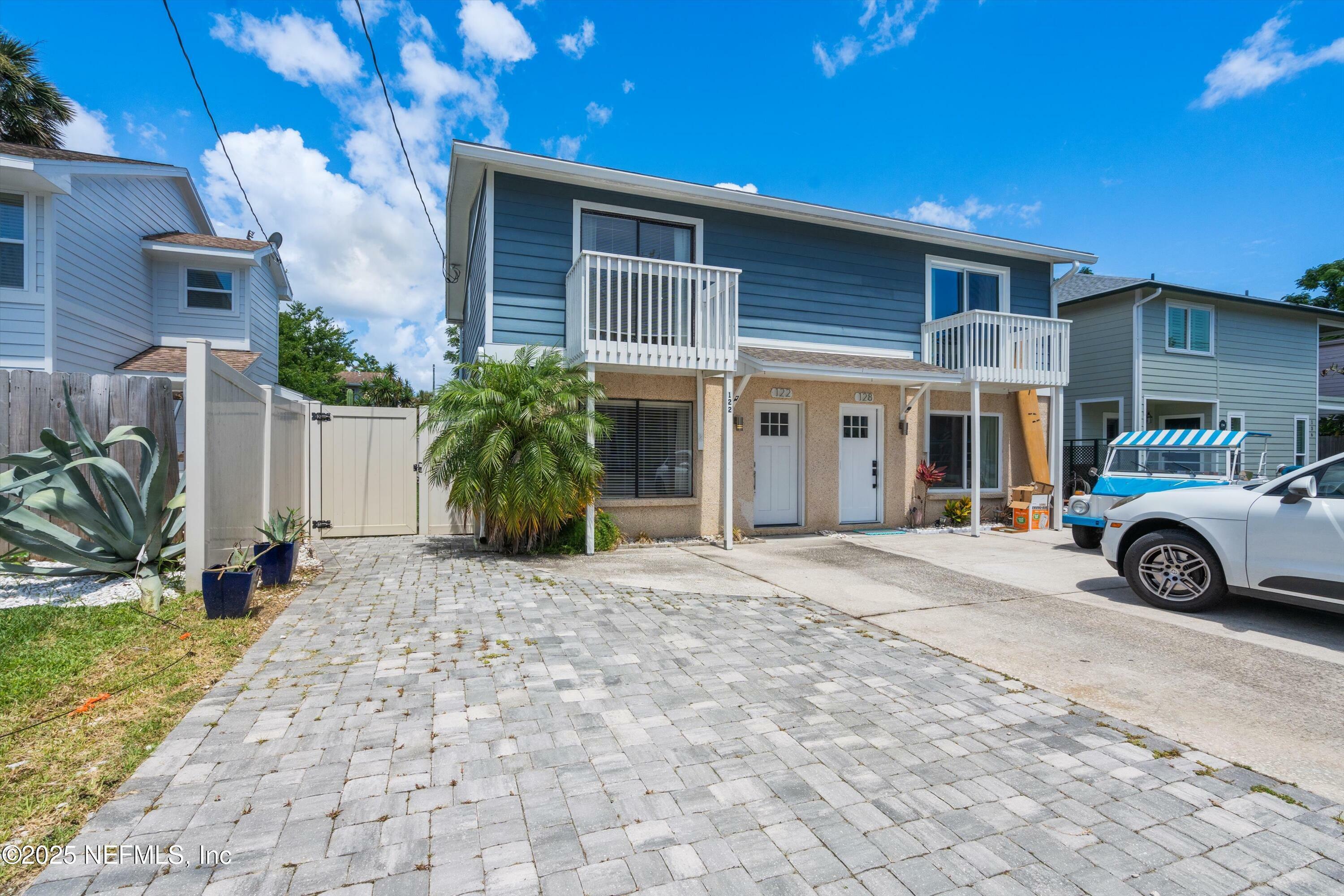 Property Photo: 122 Pine Street FL 32233
