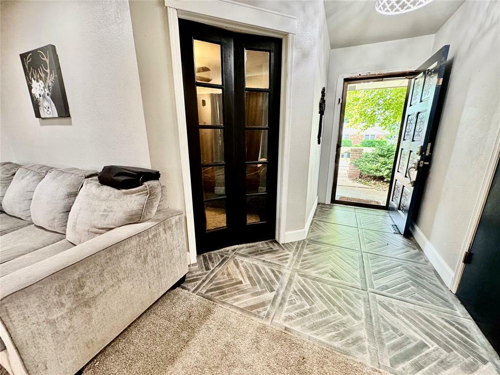 Property Photo: 205 Meadowdale Drive OK 73018