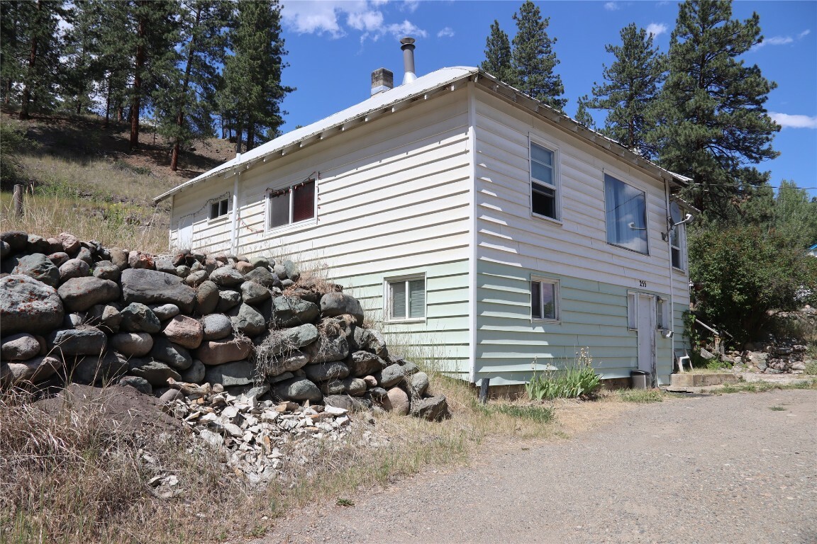 Photo de la propriété: 255 Tulameen Avenue BC V0X 1W0