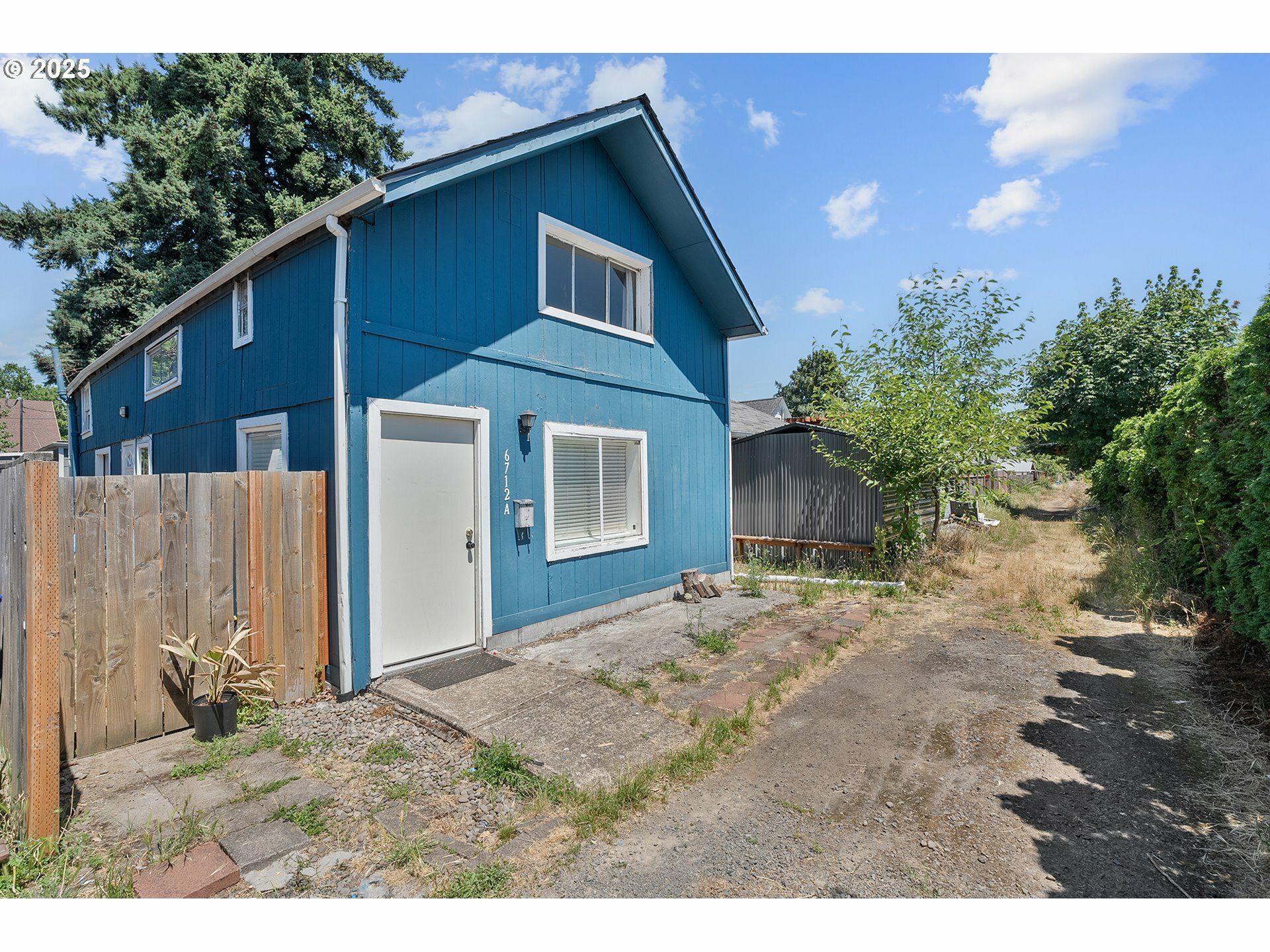 6712 SE Pardee St A  Portland OR 97206 photo