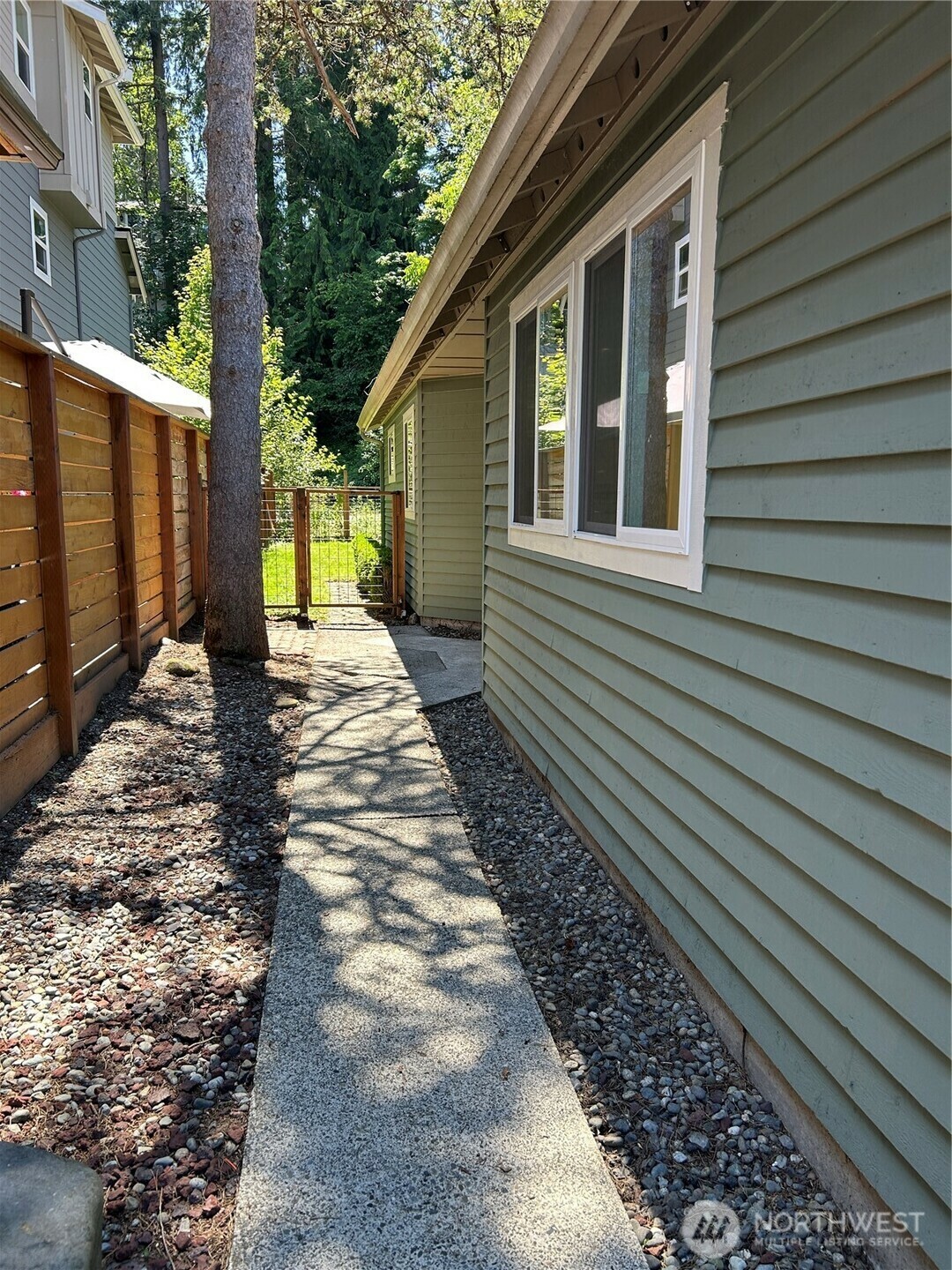 Property Photo: 285 SE Croston Lane B WA 98027