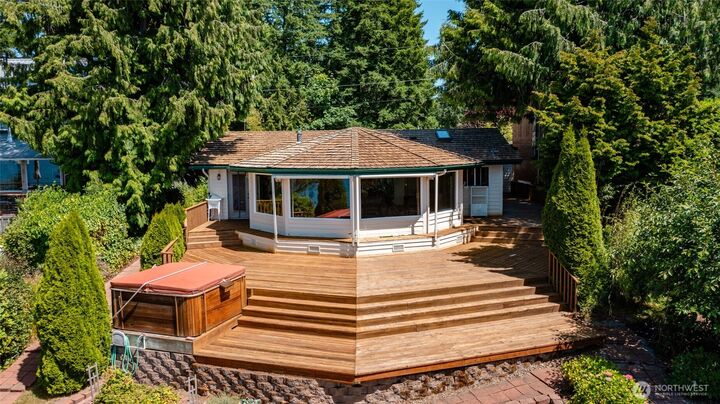 Property Photo: 10 Edgewater Drive WA 98282