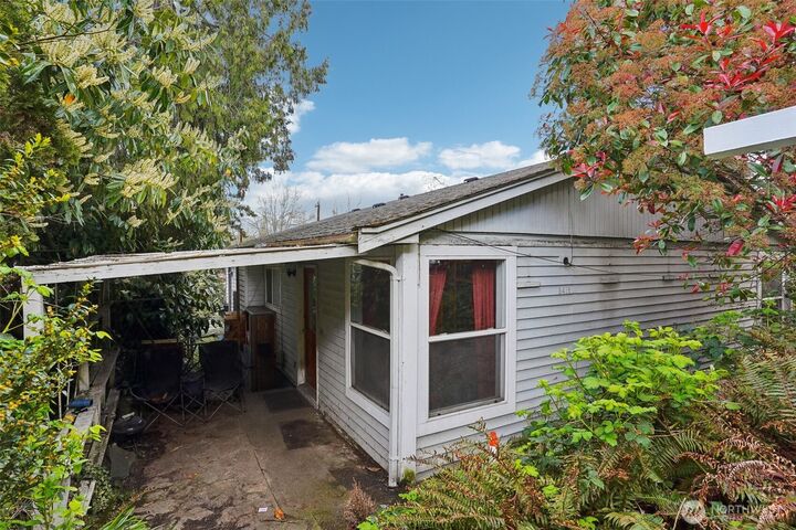 3416  Claremont Avenue S  Seattle WA 98144 photo