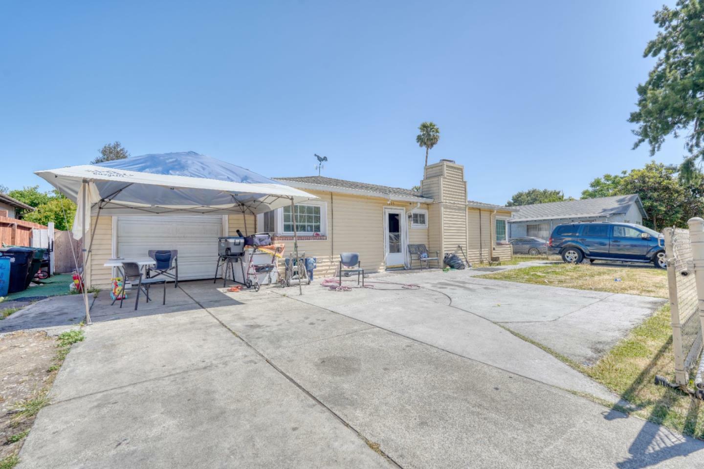 Property Photo:  1125 Garden Street  CA 94303 