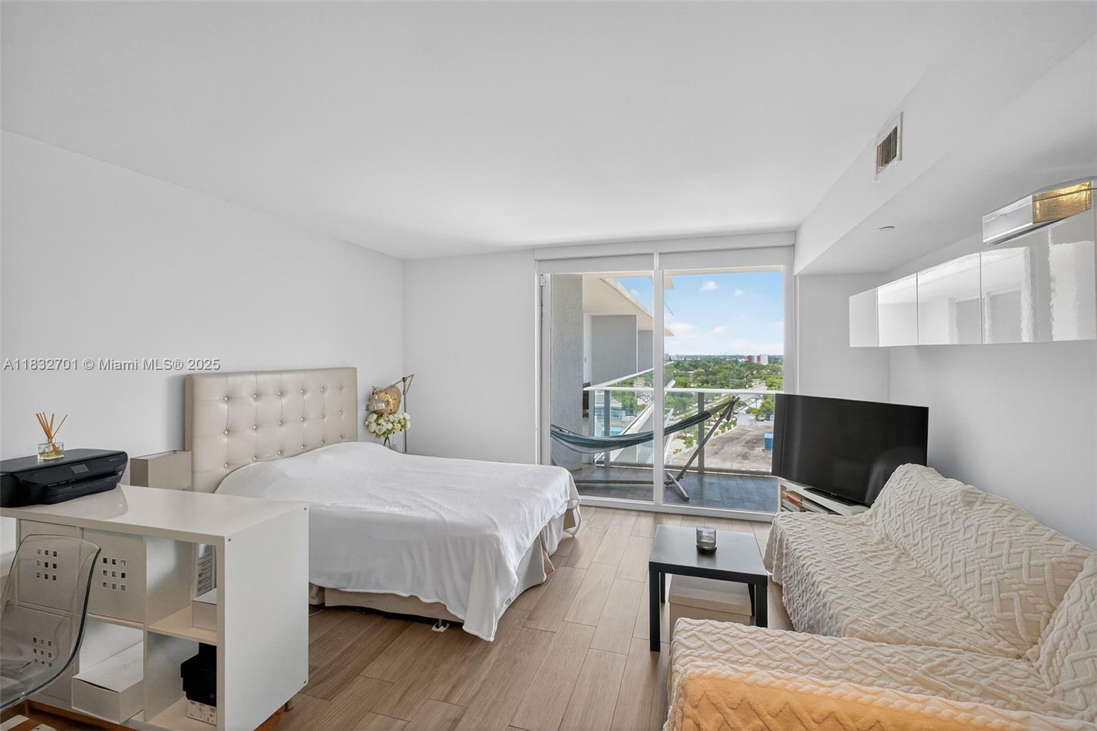 Property Photo:  4250 Biscayne Blvd 1206  FL 33137 