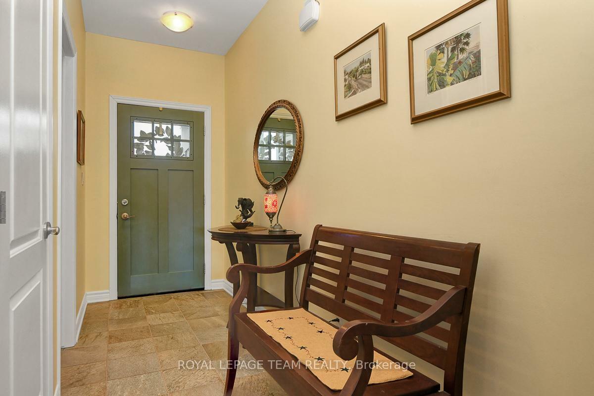Property Photo: 520 Clothier Street W ON K0G 1J0