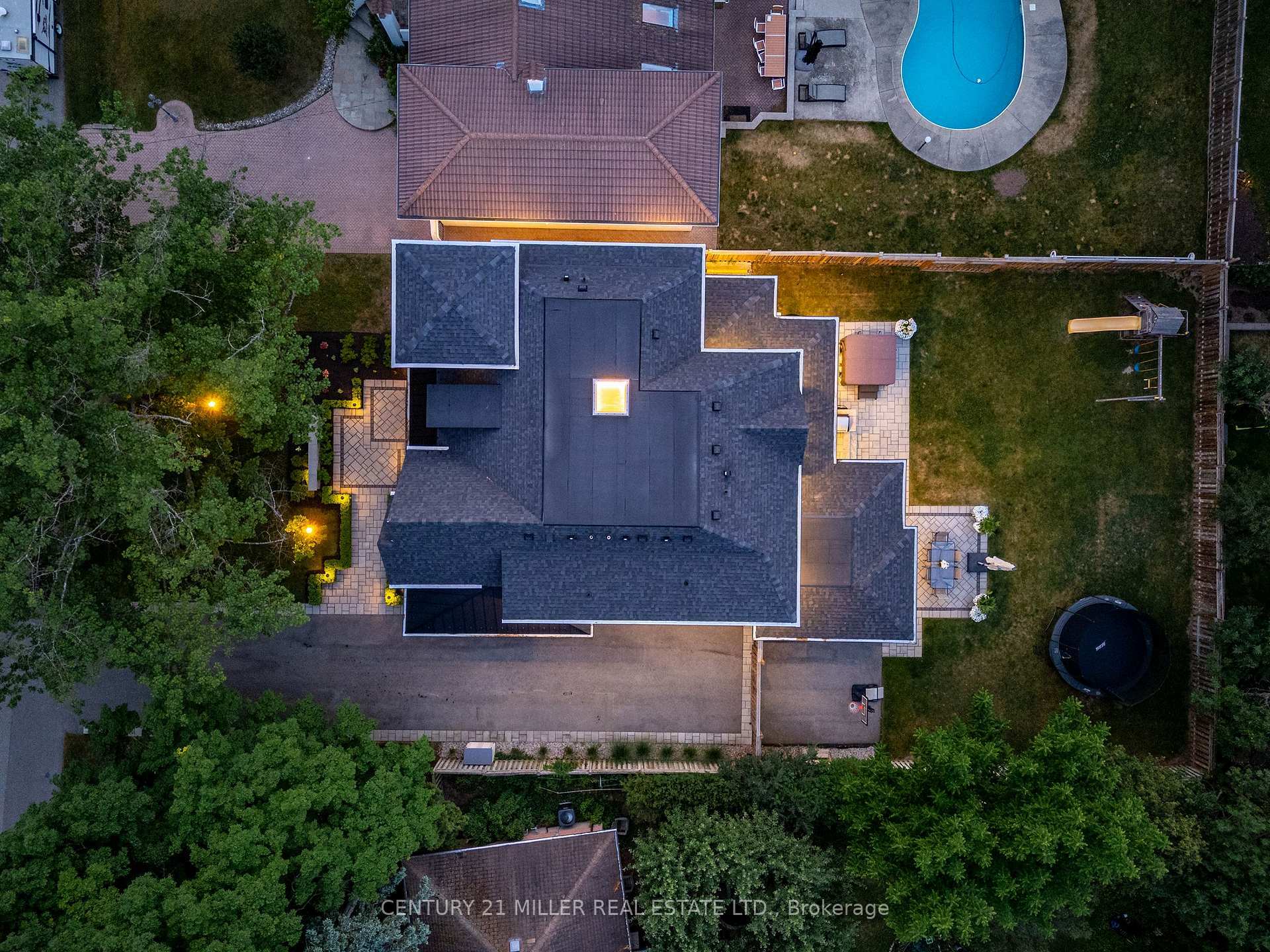 Property Photo: 367 Seaton Drive ON L6L 3X9