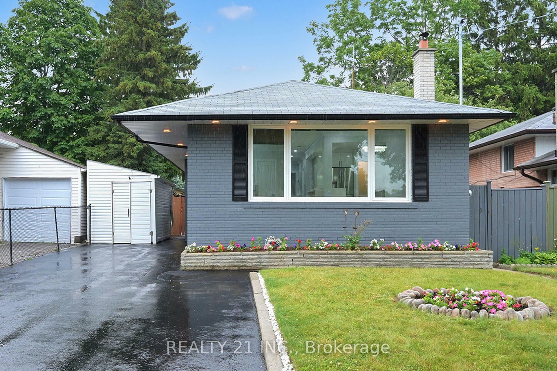 Property Photo:  7 Stoney Creek Drive  ON M1E 3L2 