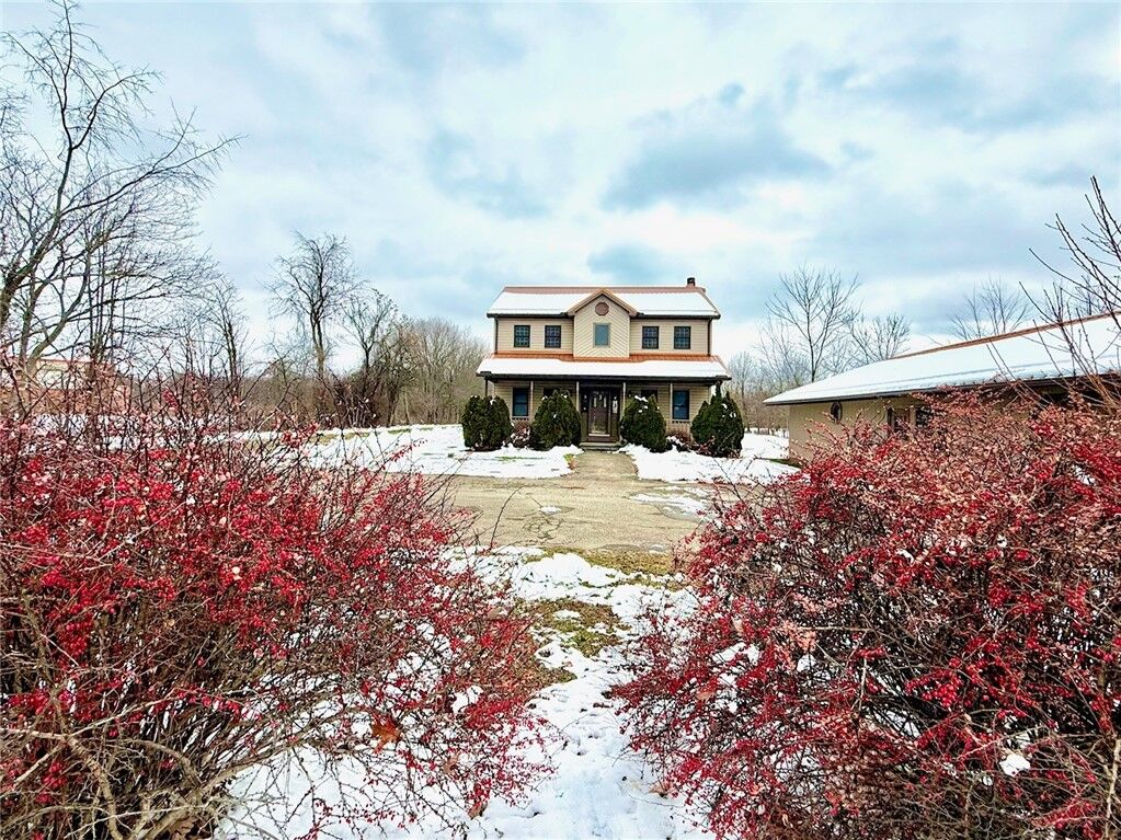 Property Photo:  195 Fezell Rd  PA 15042 