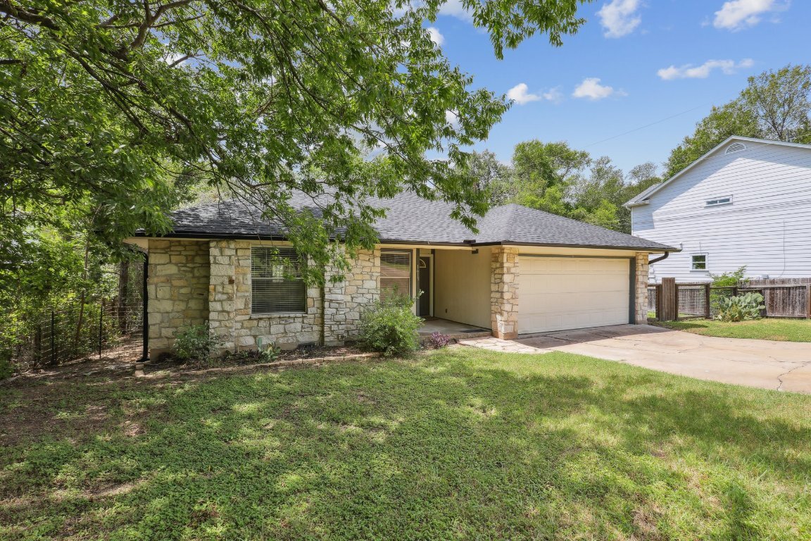 Property Photo: 1613 J J Seabrook Drive TX 78721