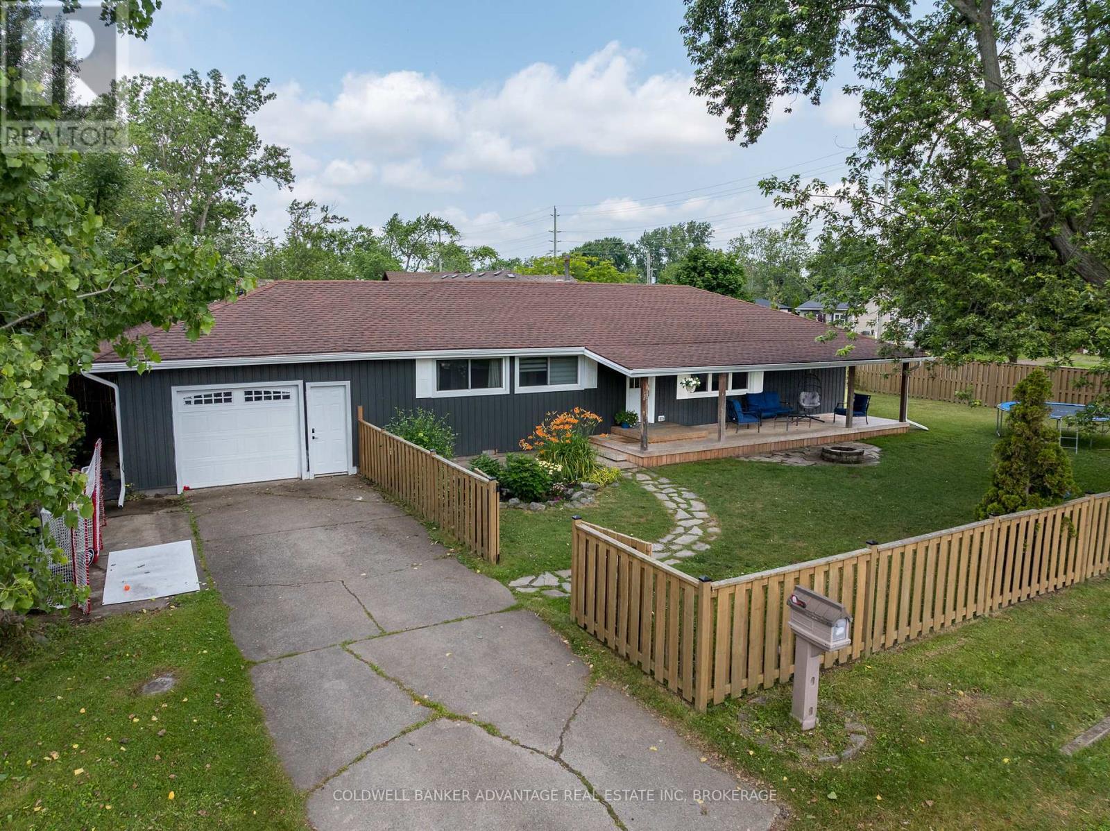 Photo de la propriété: 367 Grandview Road ON L2A 4T3