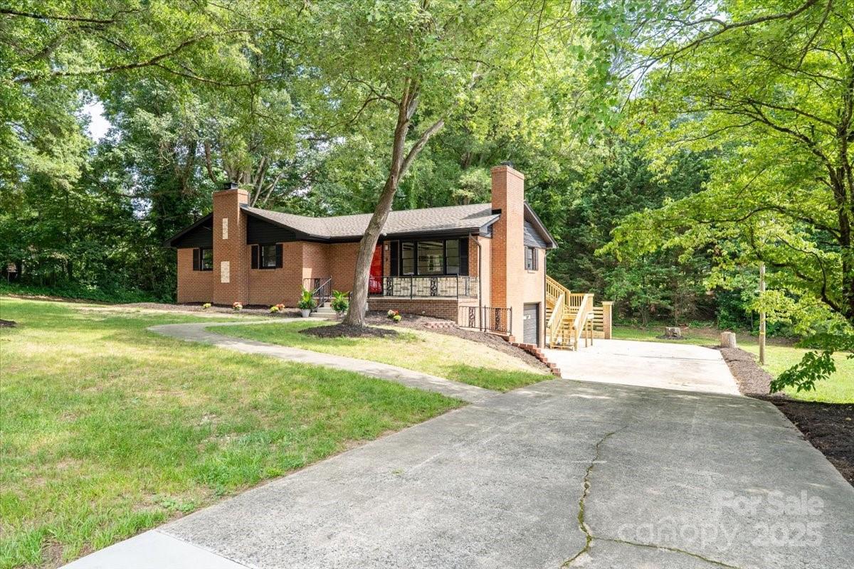 Property Photo: 1001 Hoke Street NC 28081