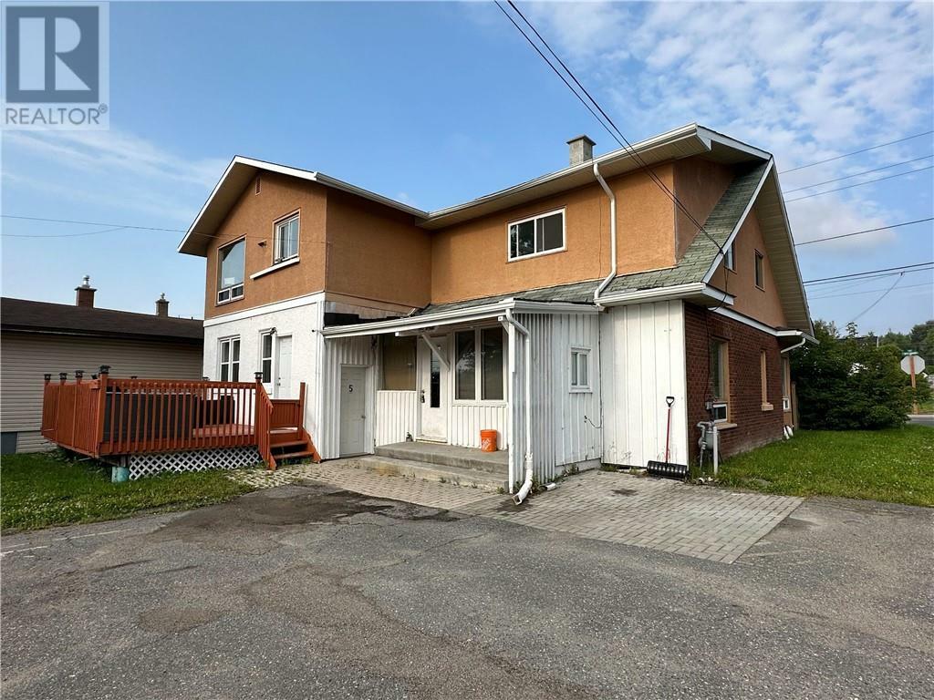 Property Photo:  244 Whittaker Street Unit# 2  ON P3C 3X8 