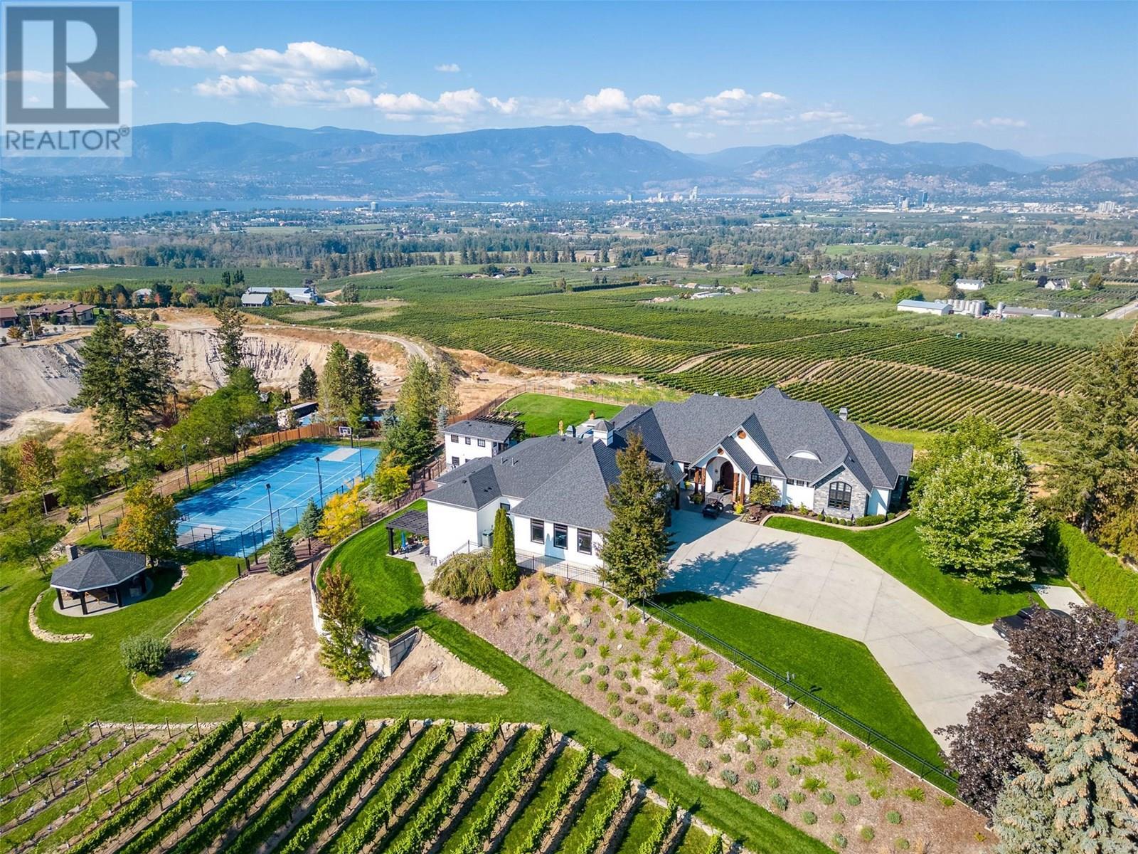 Photo de la propriété:  3960 Todd Road  BC V1W 4B3 
