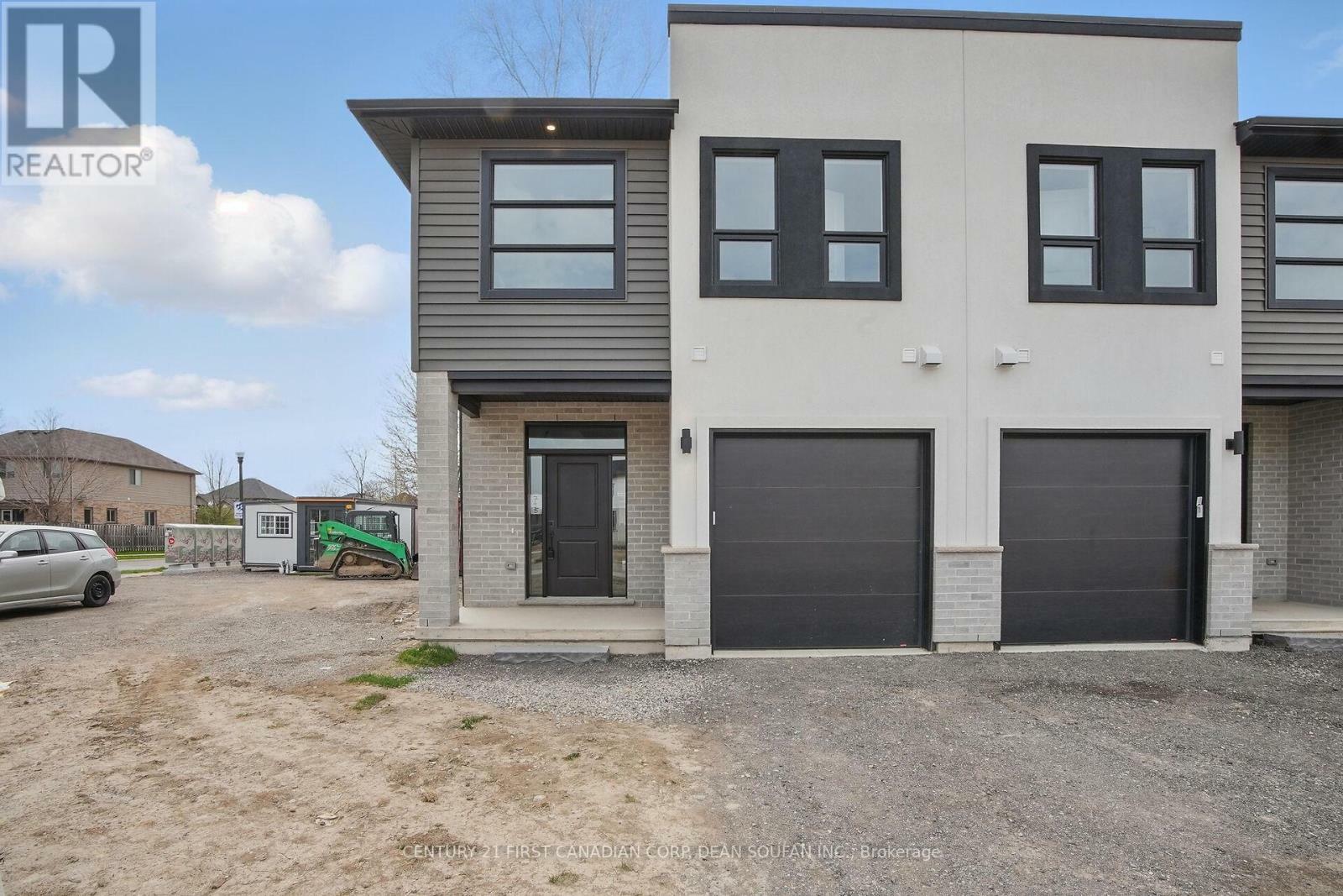 Property Photo: 795 Catalpa Square ON N6G 5B1