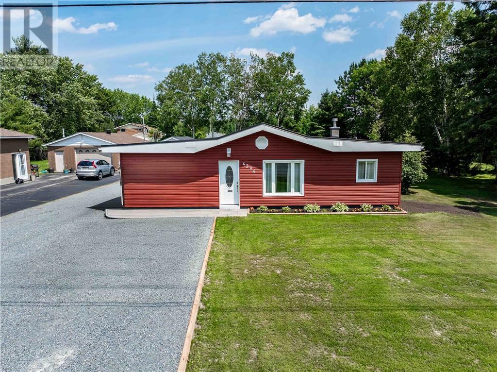 Property Photo: 4294 Roy Avenue ON P3P 1N3