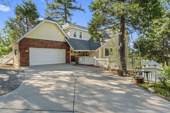 692 Zurich Drive  Lake Arrowhead CA 92352 photo