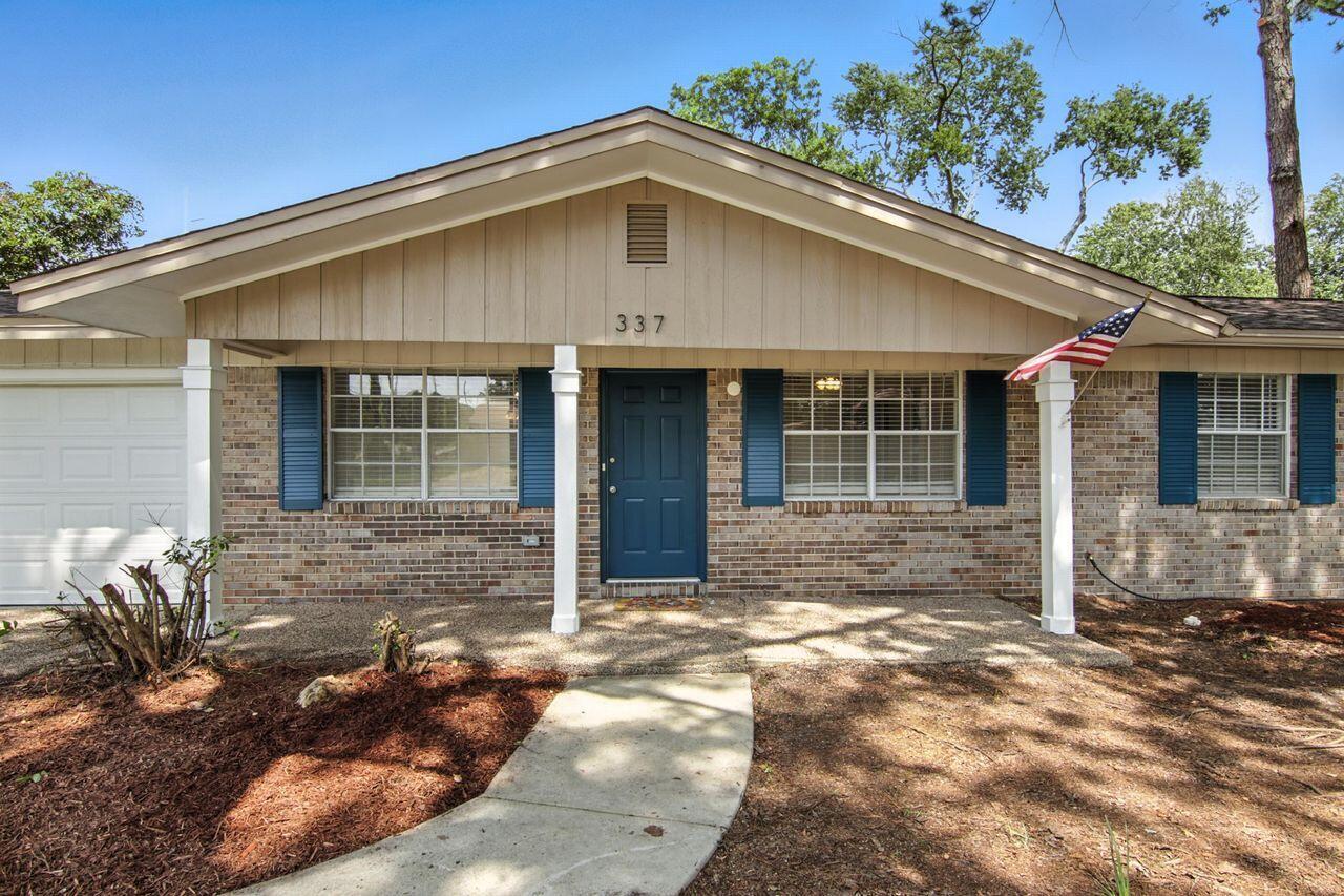 Property Photo: 337 NW Victoria Avenue FL 32548