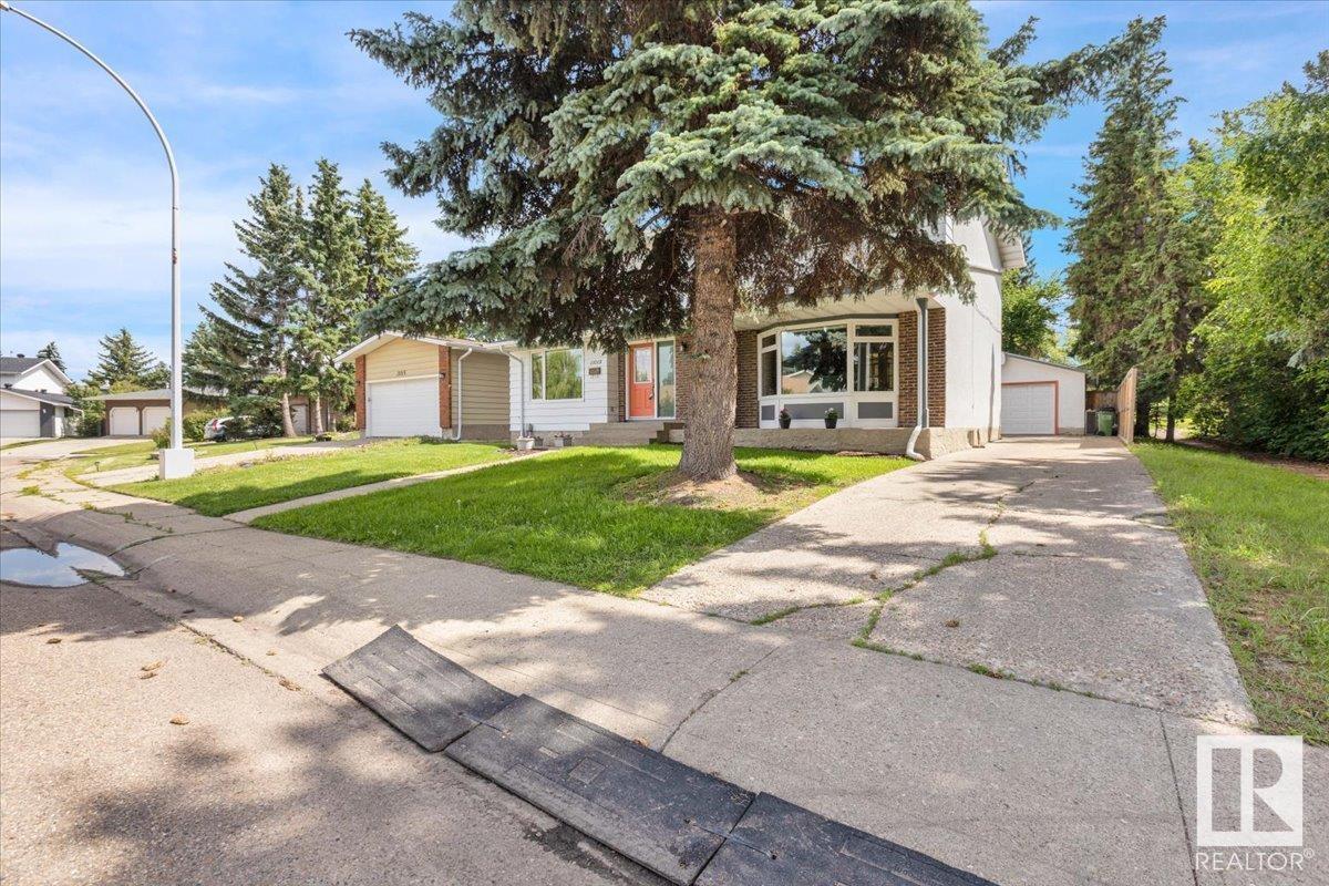 Property Photo: 11019 30 Avenue NW AB T6J 3B1