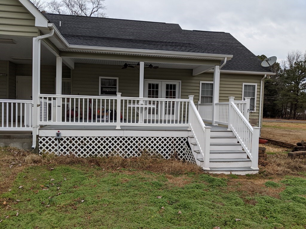 Property Photo: 16082 Cashville Rd VA 23417