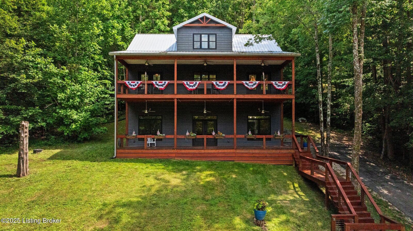 Property Photo:  422 Lilac Ln  KY 42729 