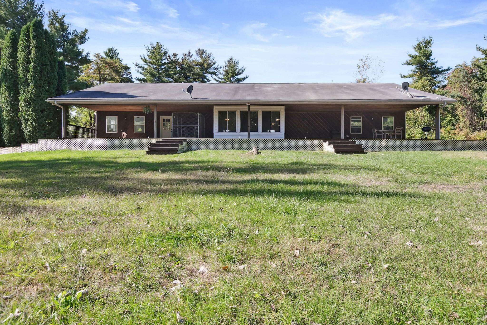 Property Photo:  1931 W 450 North  IN 46350 