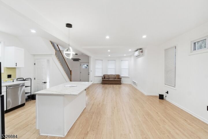 216 Renner Ave  Newark City NJ 07112 photo