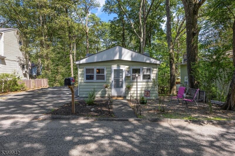 Property Photo:  15 Amherst Way  NJ 07843 