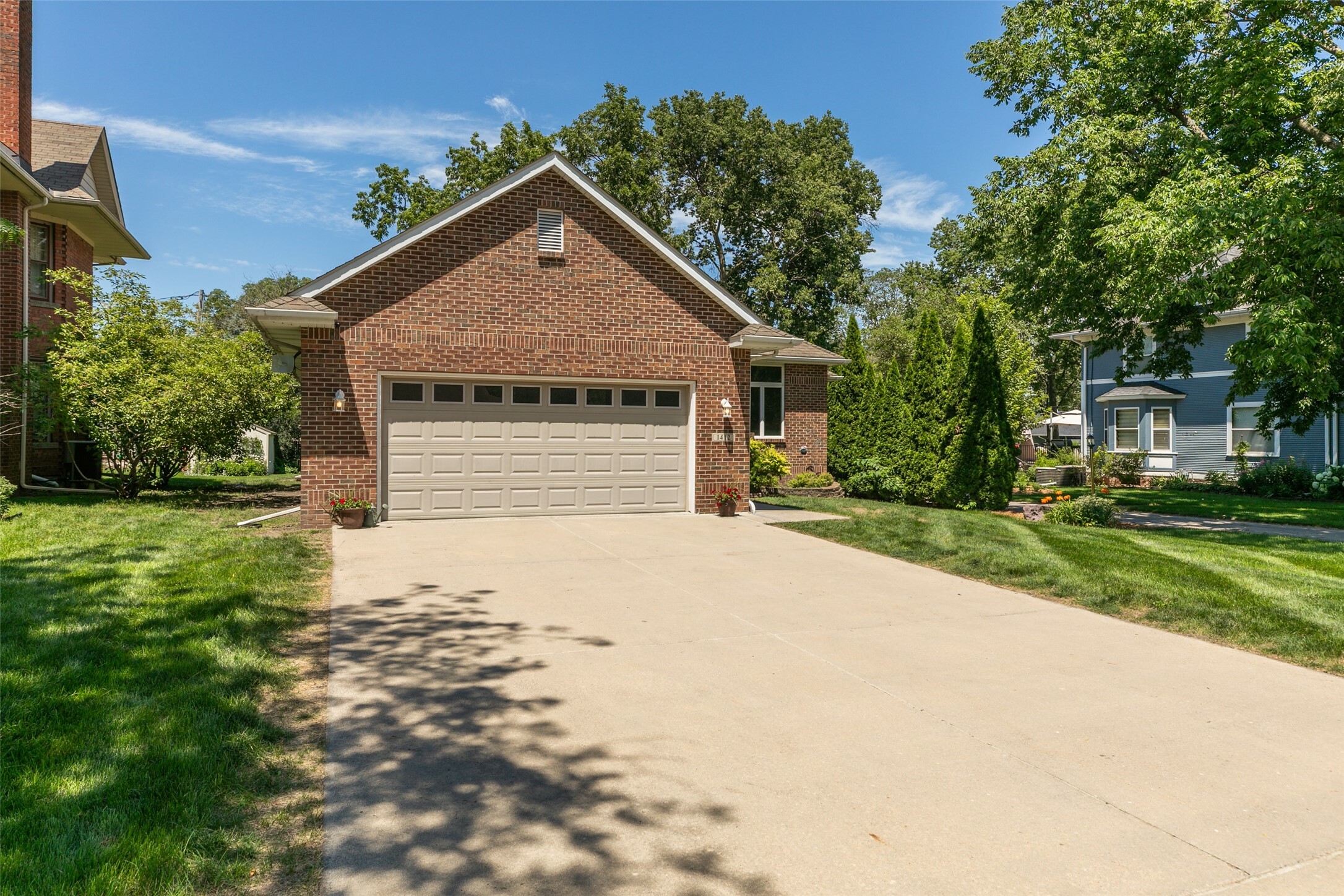 Property Photo: 1412 Court Street IA 50003