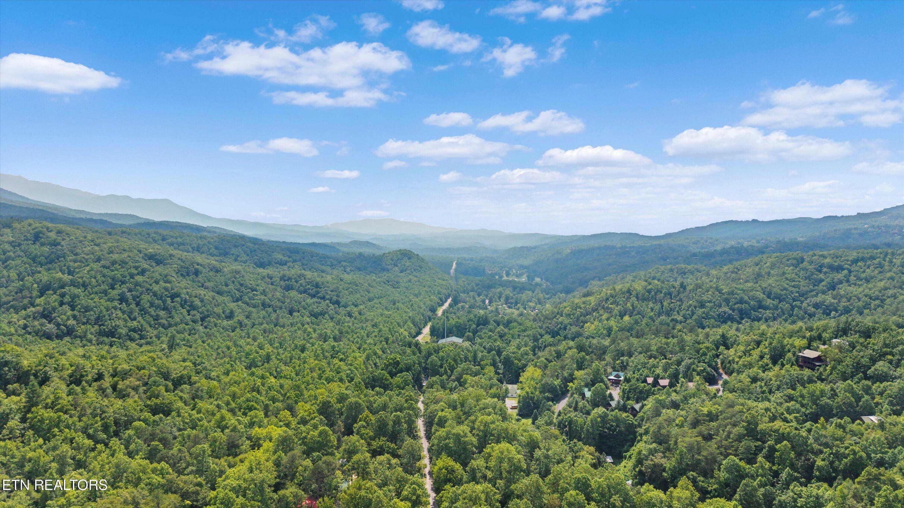 Property Photo: 4533 E Scenic Drive TN 37738