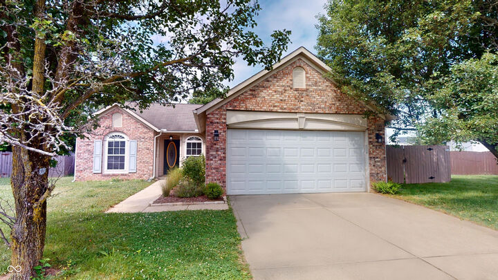 6640 Chipping Court  Indianapolis IN 46268 photo