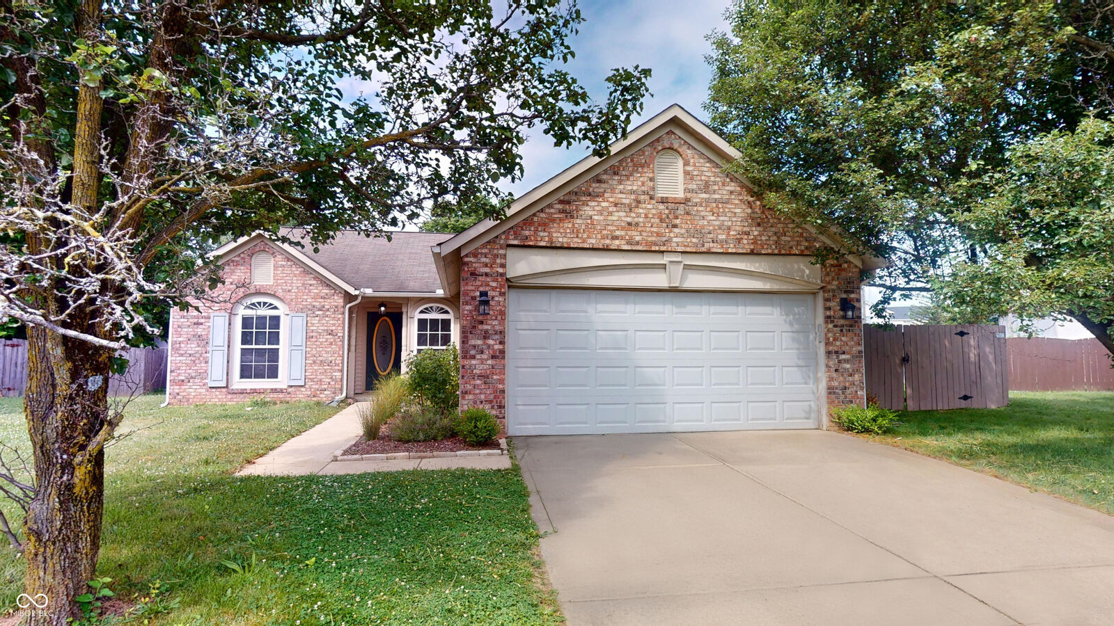 Property Photo: 6640 Chipping Court IN 46268