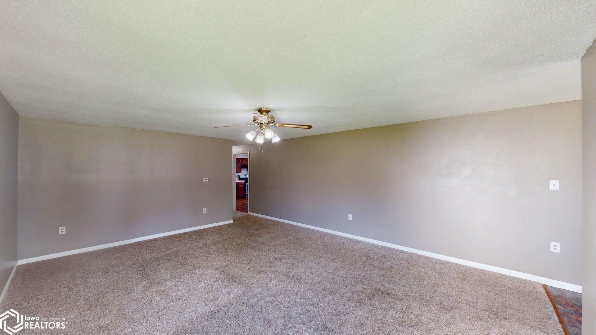 Property Photo: 406 Carter St IA 50464