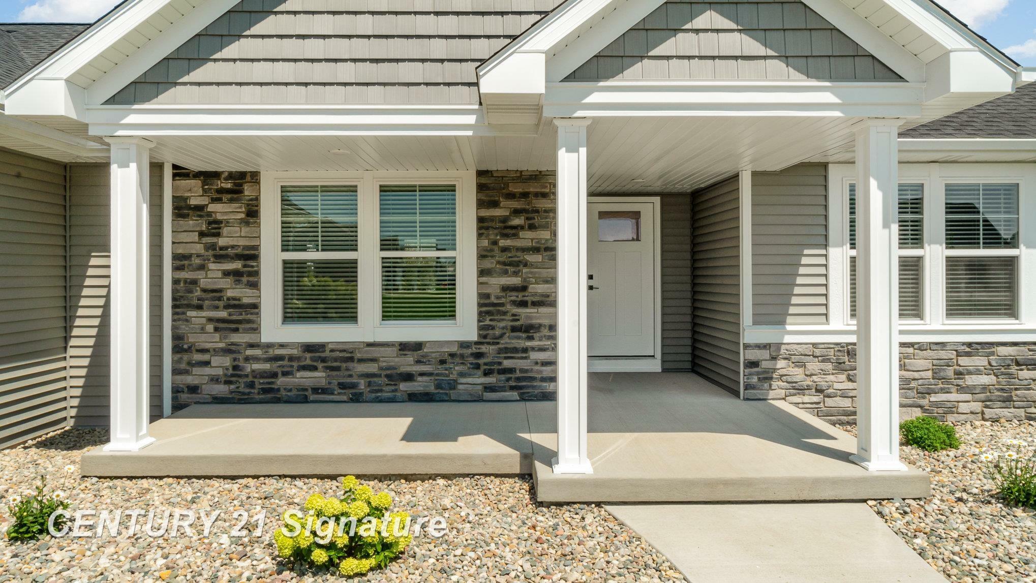Property Photo: 10464 Laurel Woods Place MI 48623