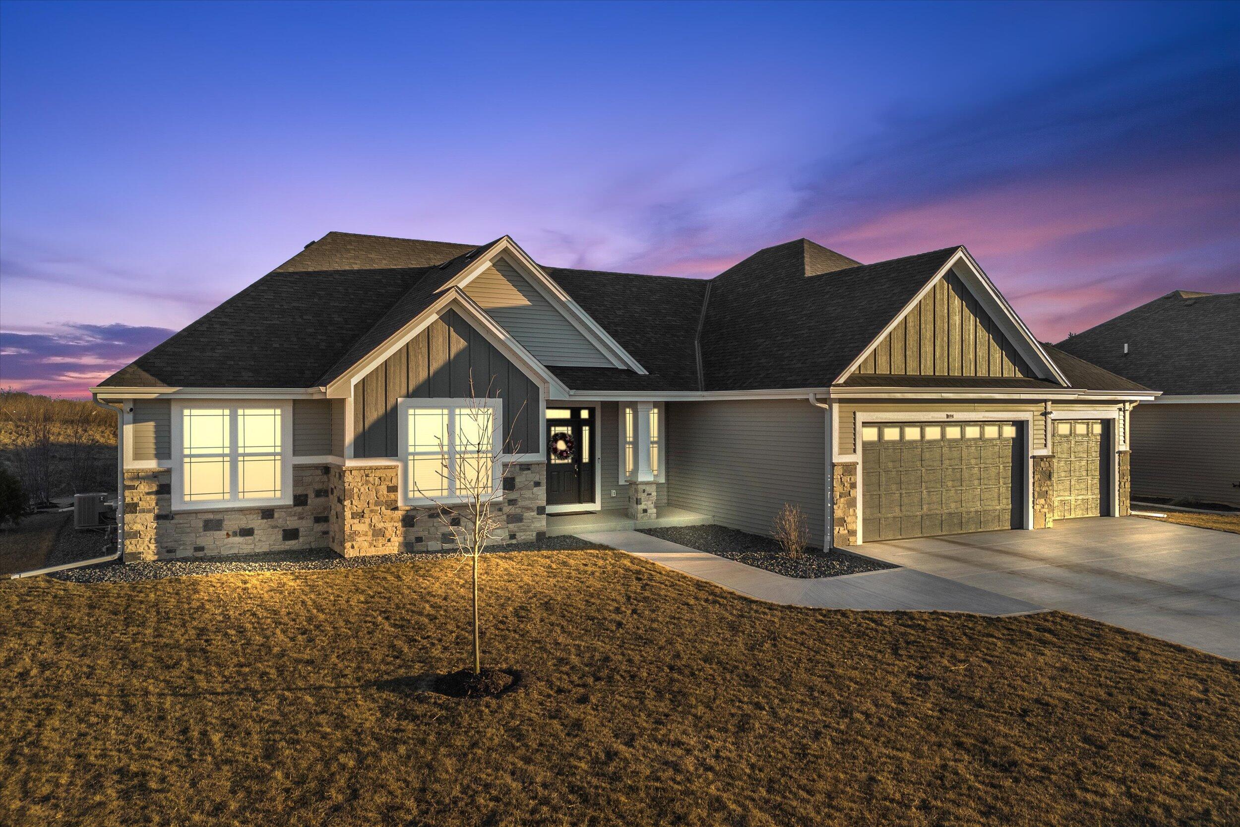 Property Photo: 896 Kohlwey Dr WI 53024