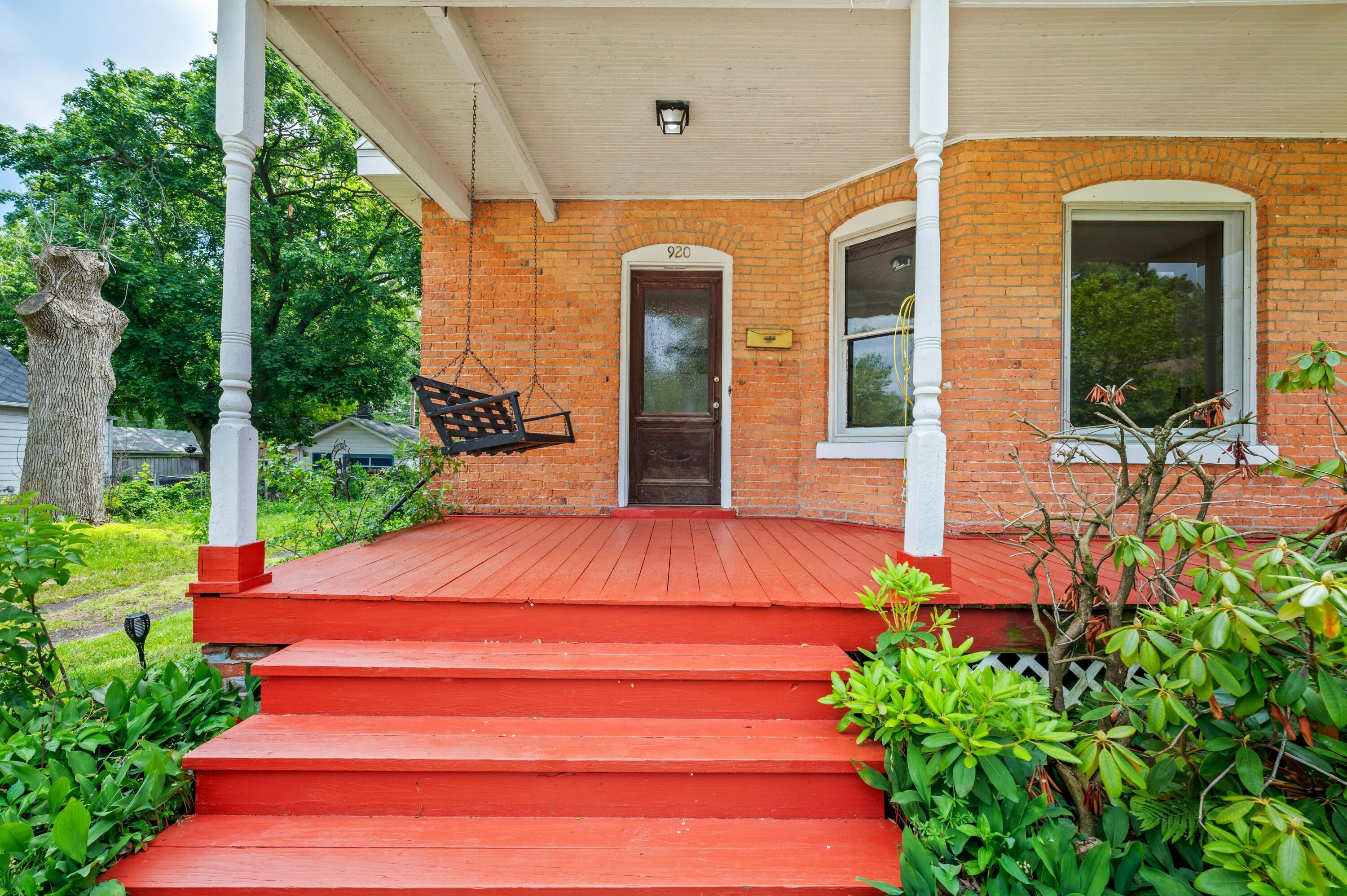Property Photo:  920 Wisconsin Avenue  MI 49085 