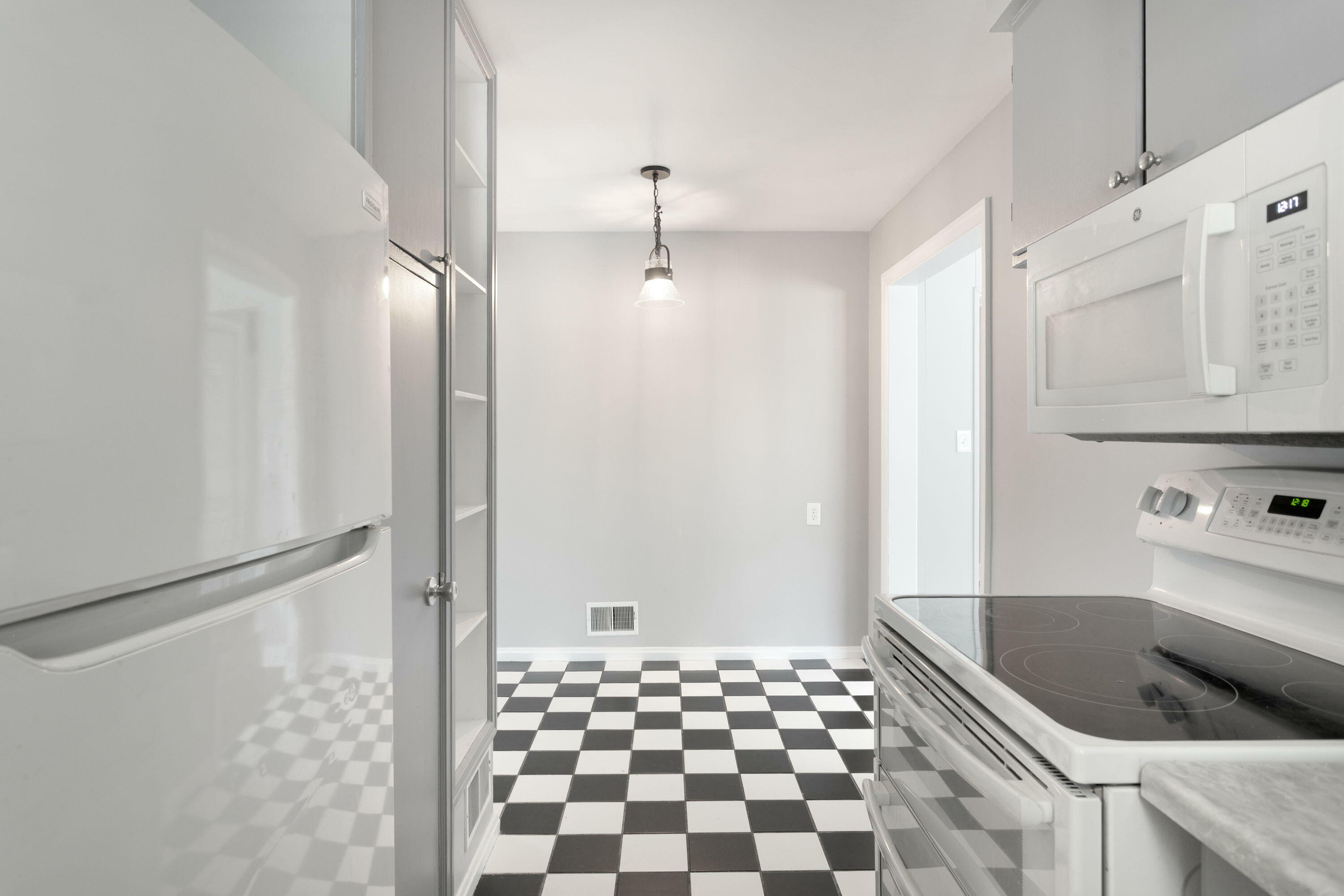 Property Photo: 1200 Orchard Avenue MI 49085