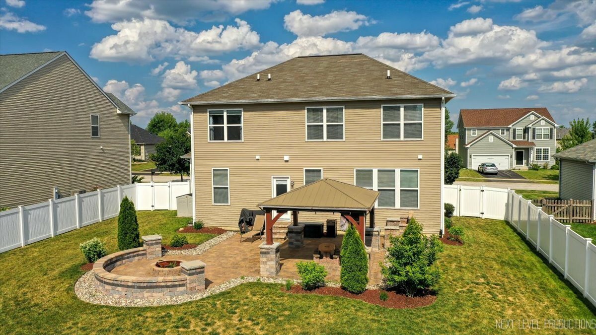 Property Photo: 2267 Lundquist Drive IL 60503