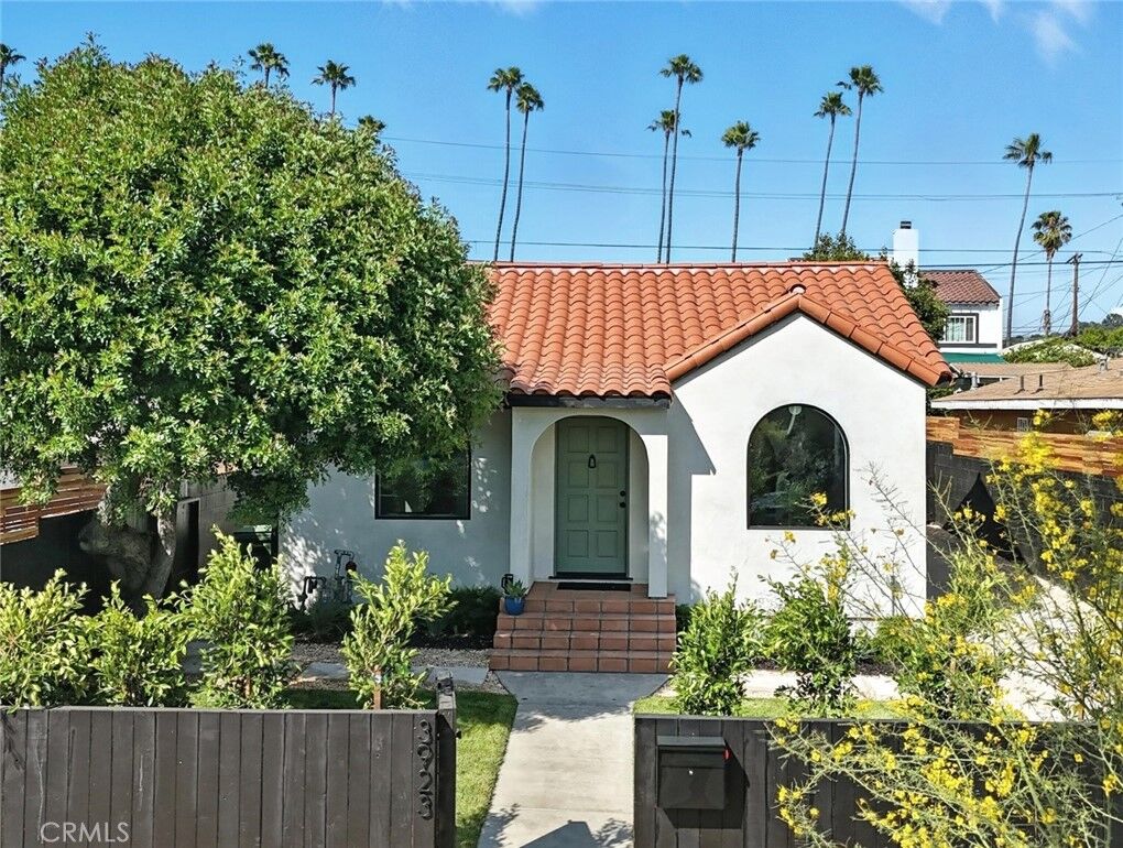 Property Photo: 3923 Revere Avenue CA 90039