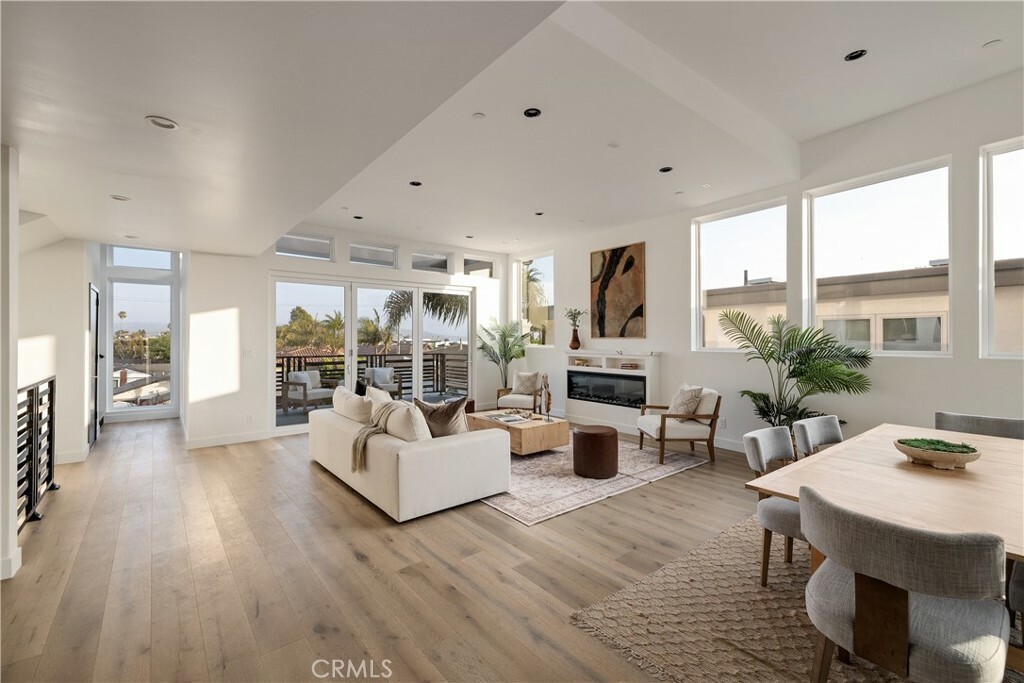 Property Photo: 1024 17th Street CA 90254