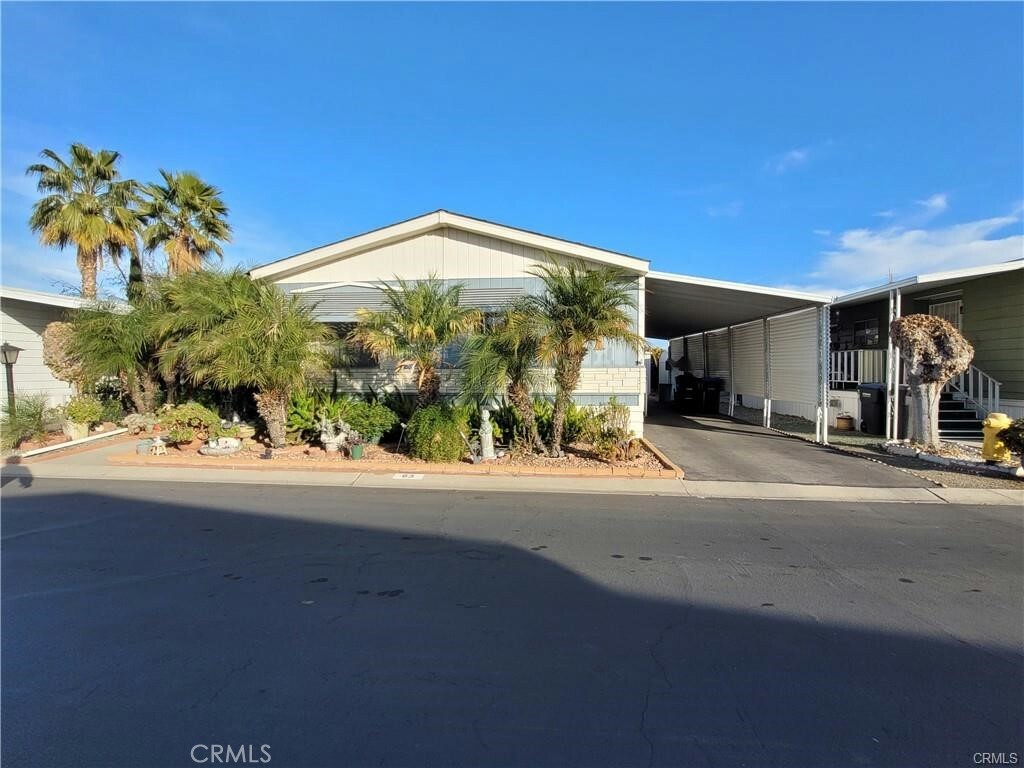 575 S Lyon 63  Hemet CA 92545 photo