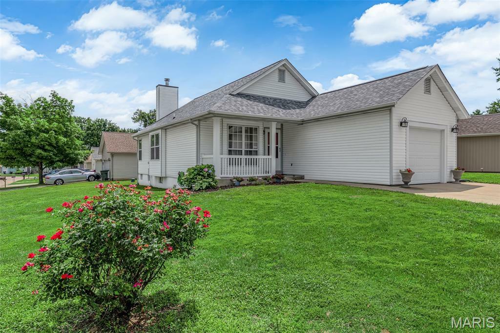 2961 Plum Leaf Circle  St Peters MO 63303 photo