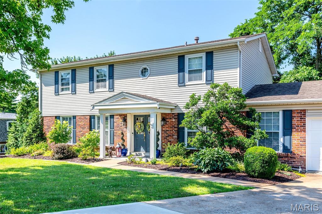 Property Photo: 2211 Viewroyal Drive MO 63131