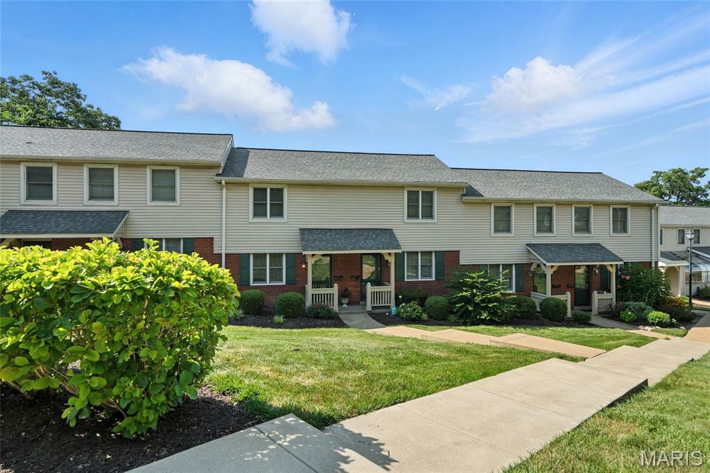 Property Photo: 8983 S Swan Circle MO 63144