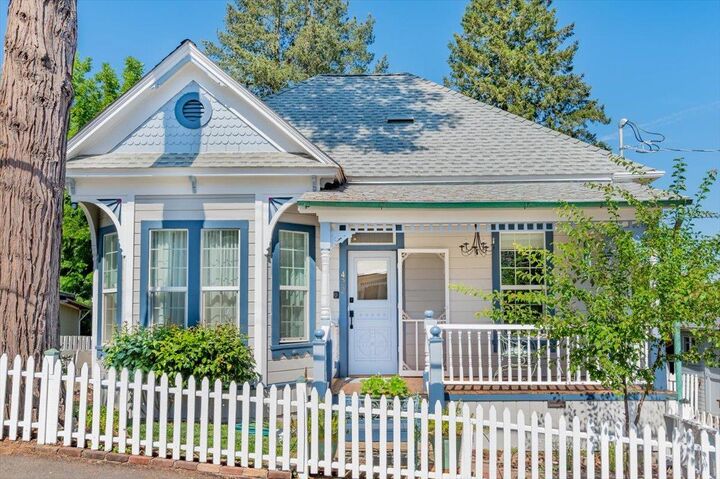 422 Kate Hayes  Grass Valley CA 95945 photo