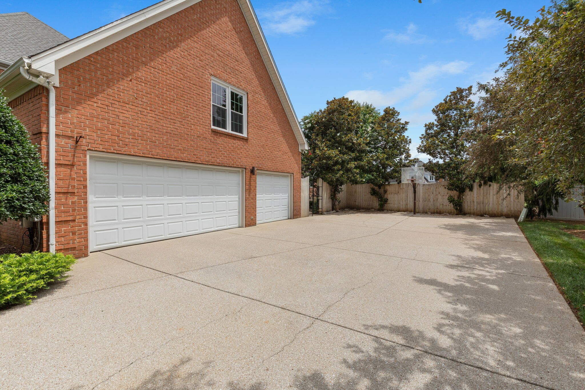 Property Photo: 1607 Ashford Ct TN 37129